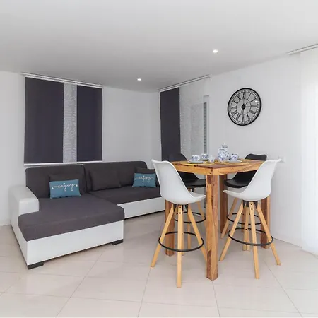 アパート Apartment Rovanjska *