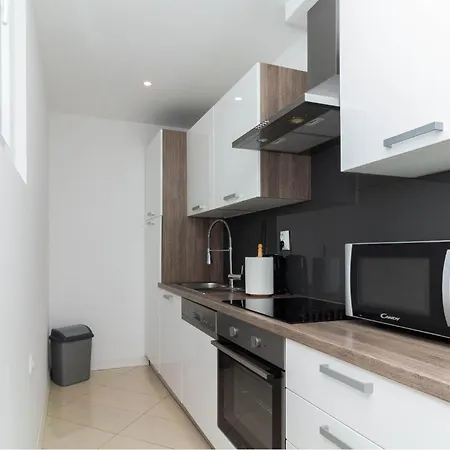 Apartment Rovanjska アパート