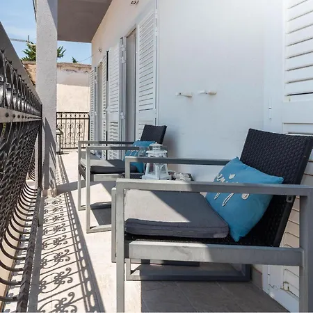 Apartment Rovanjska דירה רובנסקה